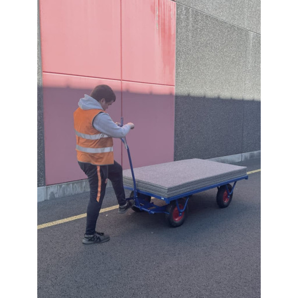 Chariot pour Dalle géante de moquette pour protection de sol sportif